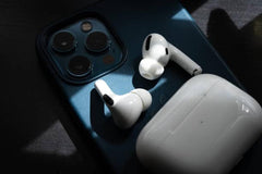 AIRPODS PRO (2ND GENERATION) IPHONE/WIRELESS/SAMSUNG/WHITE CASE